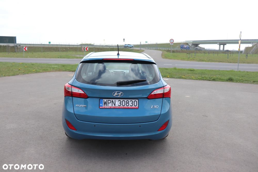 Hyundai i30 i30cw 1.6 CRDi Intro Edition - 9