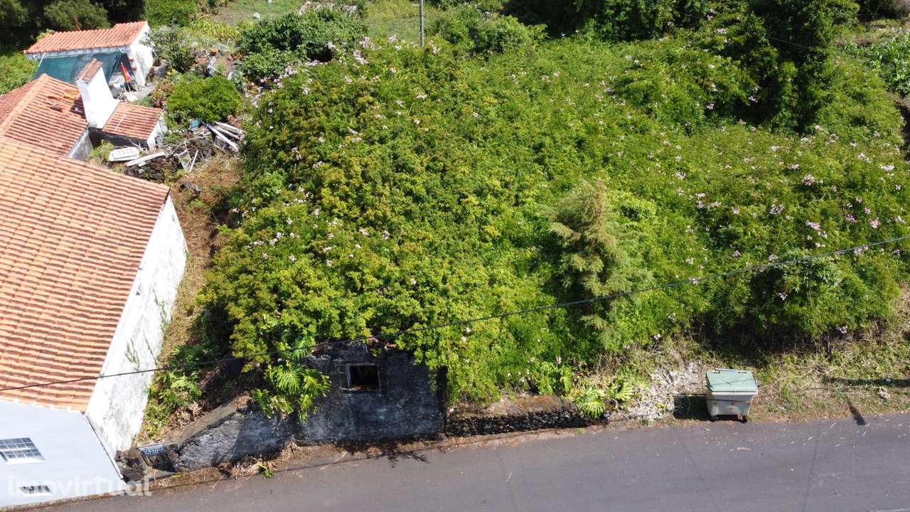Ruina para reconstrução em Sao Roque do Pico - Grande imagem: 5/24