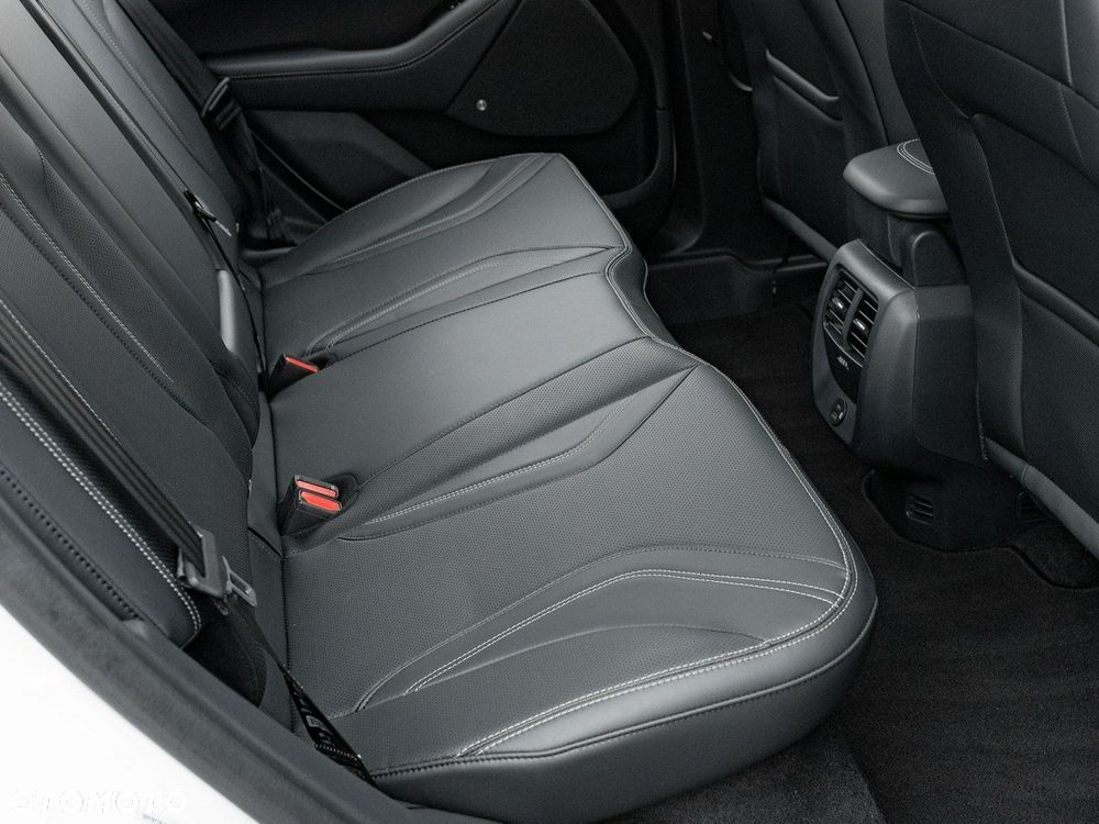 Ford Mustang Mach-E 98kWh RWD - 31