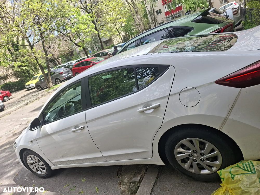 Hyundai Elantra 1.6 MPi Comfort - 2