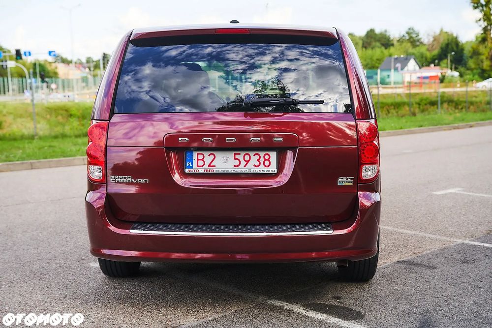 Dodge Grand Caravan - 8