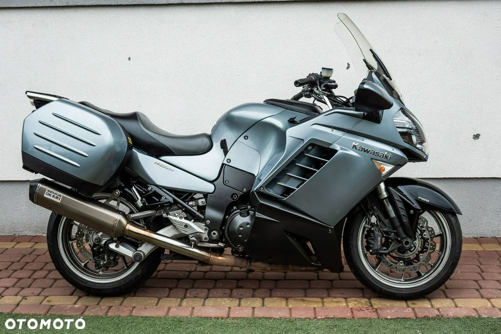 Kawasaki GTR - 3