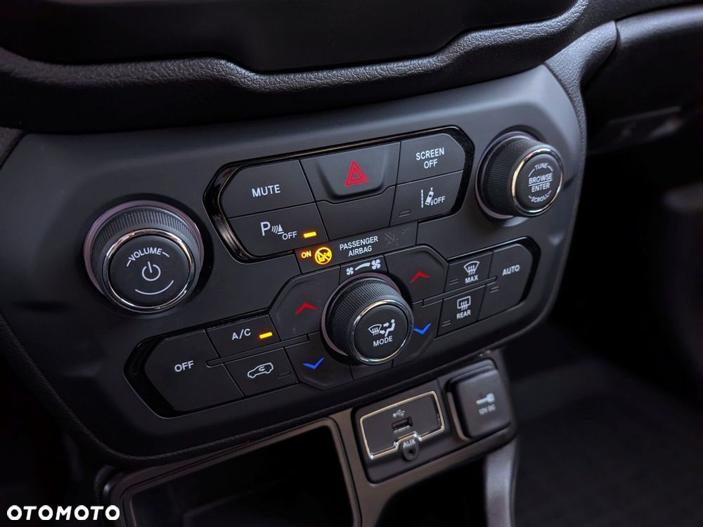 Jeep Renegade 1.4 MultiAir Limited FWD S&S - 27