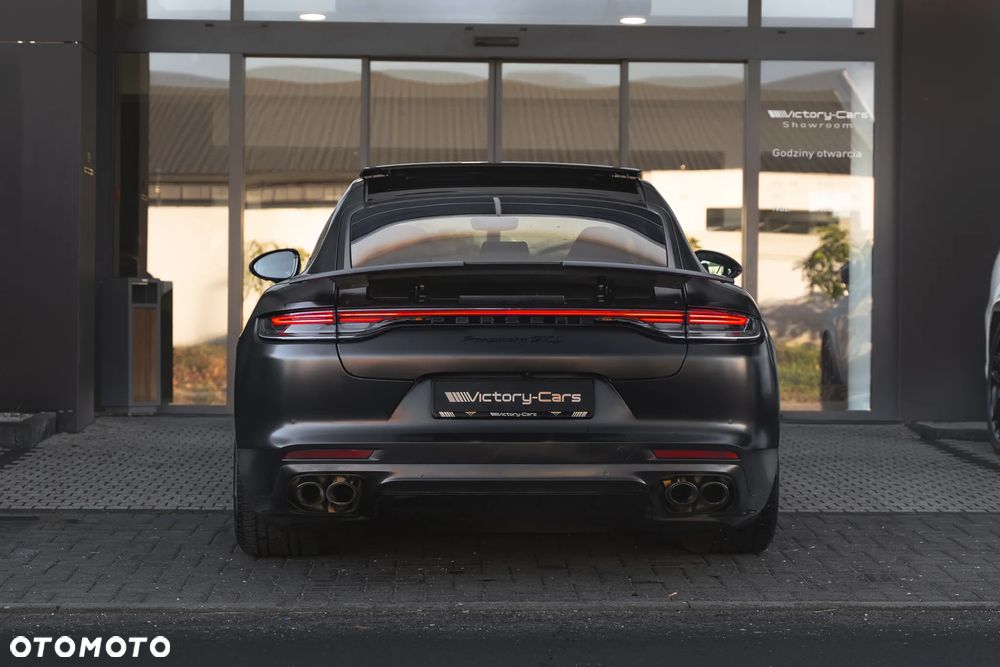 Porsche Panamera - 21