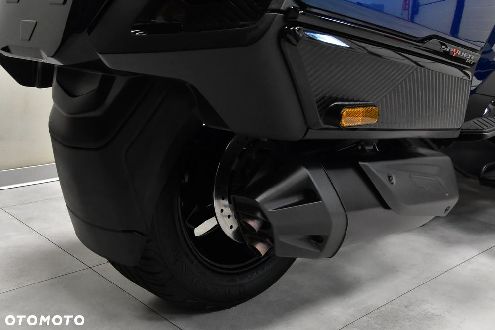 Can-Am Spyder - 35