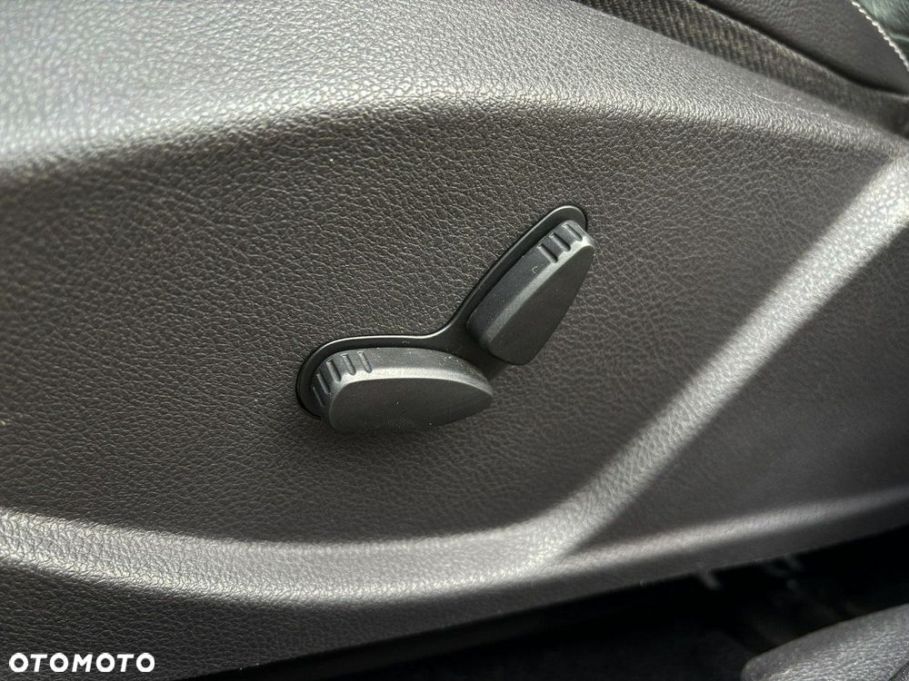 Ford Focus 1.6 EcoBoost Titanium - 17