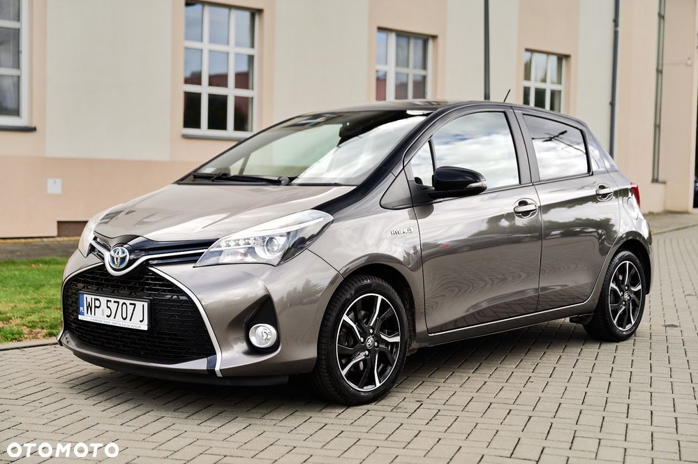 Toyota Yaris Hybrid 100 Selection Passion - 3
