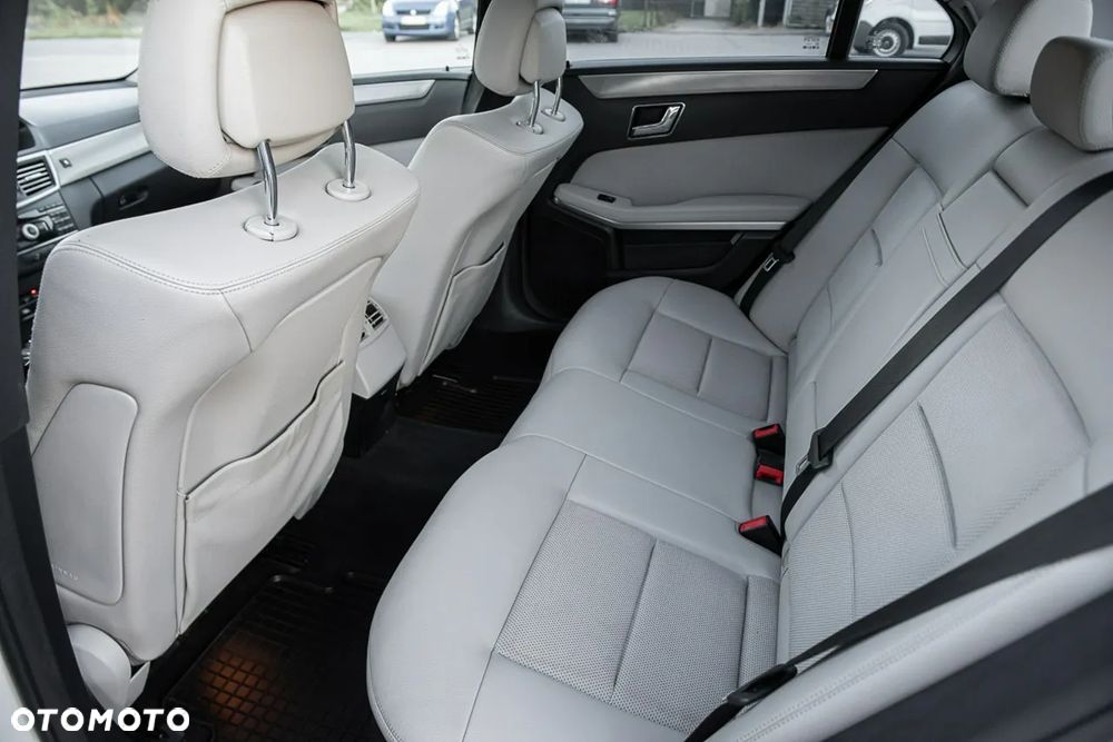 Mercedes-Benz Klasa E - 16