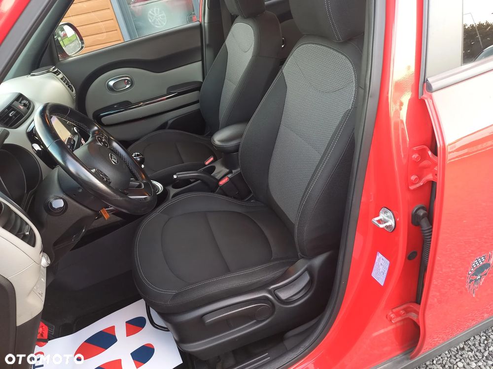 Kia Soul 1.6 CRDI Dream Team Edition - 16