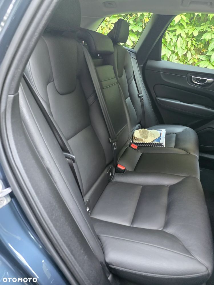 Volvo XC 60 D4 Momentum Pro - 27