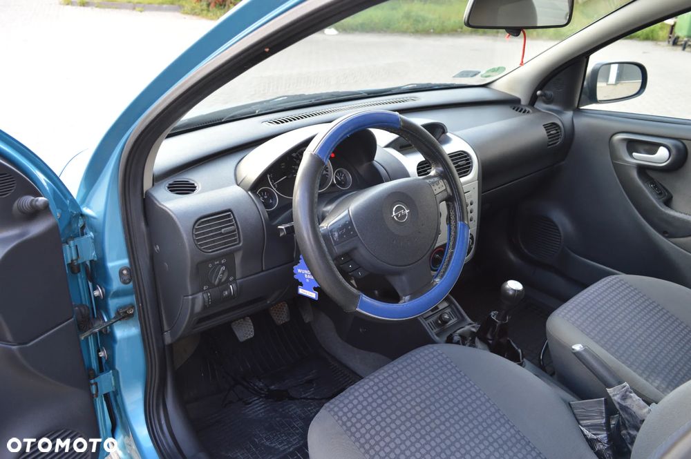 Opel Corsa 1.2 16V Cosmo - 16