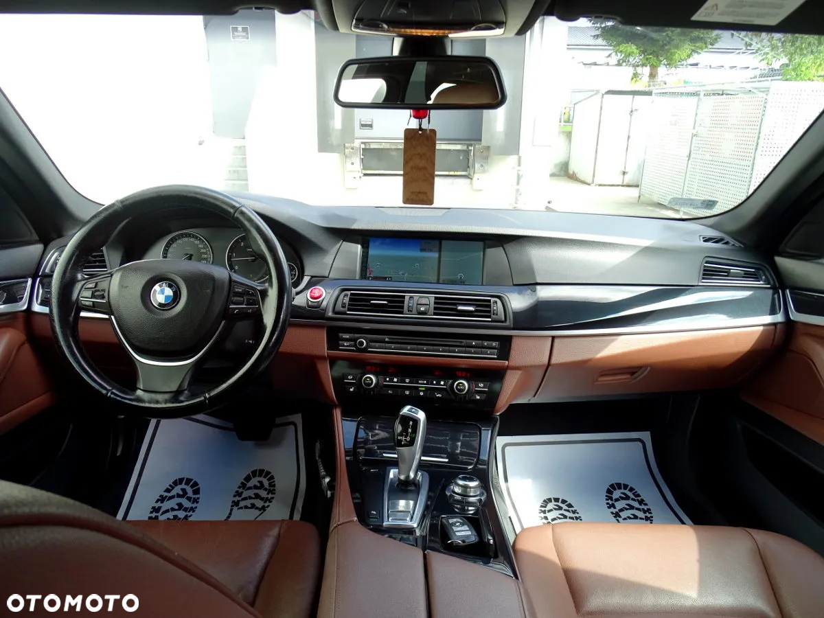 BMW Seria 5 525d - 15