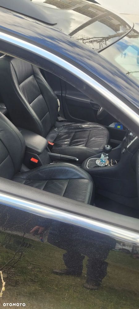 Volkswagen Golf 2.0 TDI DPF Highline - 4