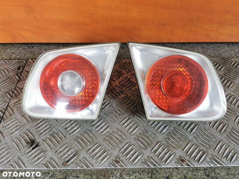 LAMPA TYŁ KLAPY VW JETTA OE 1K5945093J 1K5945094J - 1