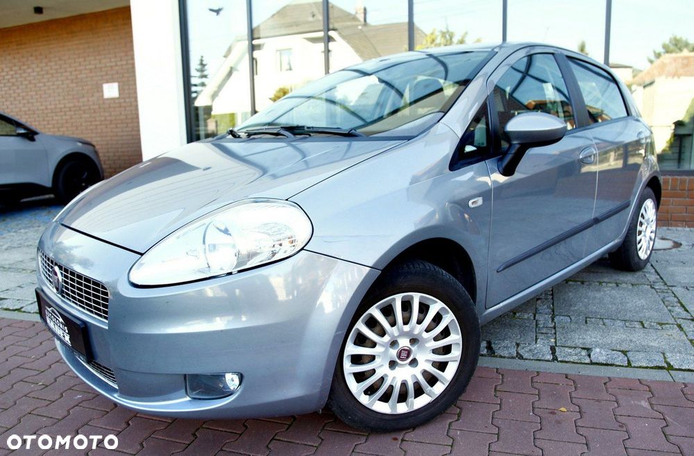 Fiat Punto 1.4 Young - 23