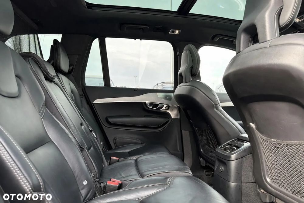 Volvo XC 90 T8 AWD Plug-In Hybrid R-Design 7os - 14