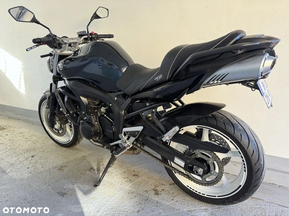 Yamaha FZ6 - 16