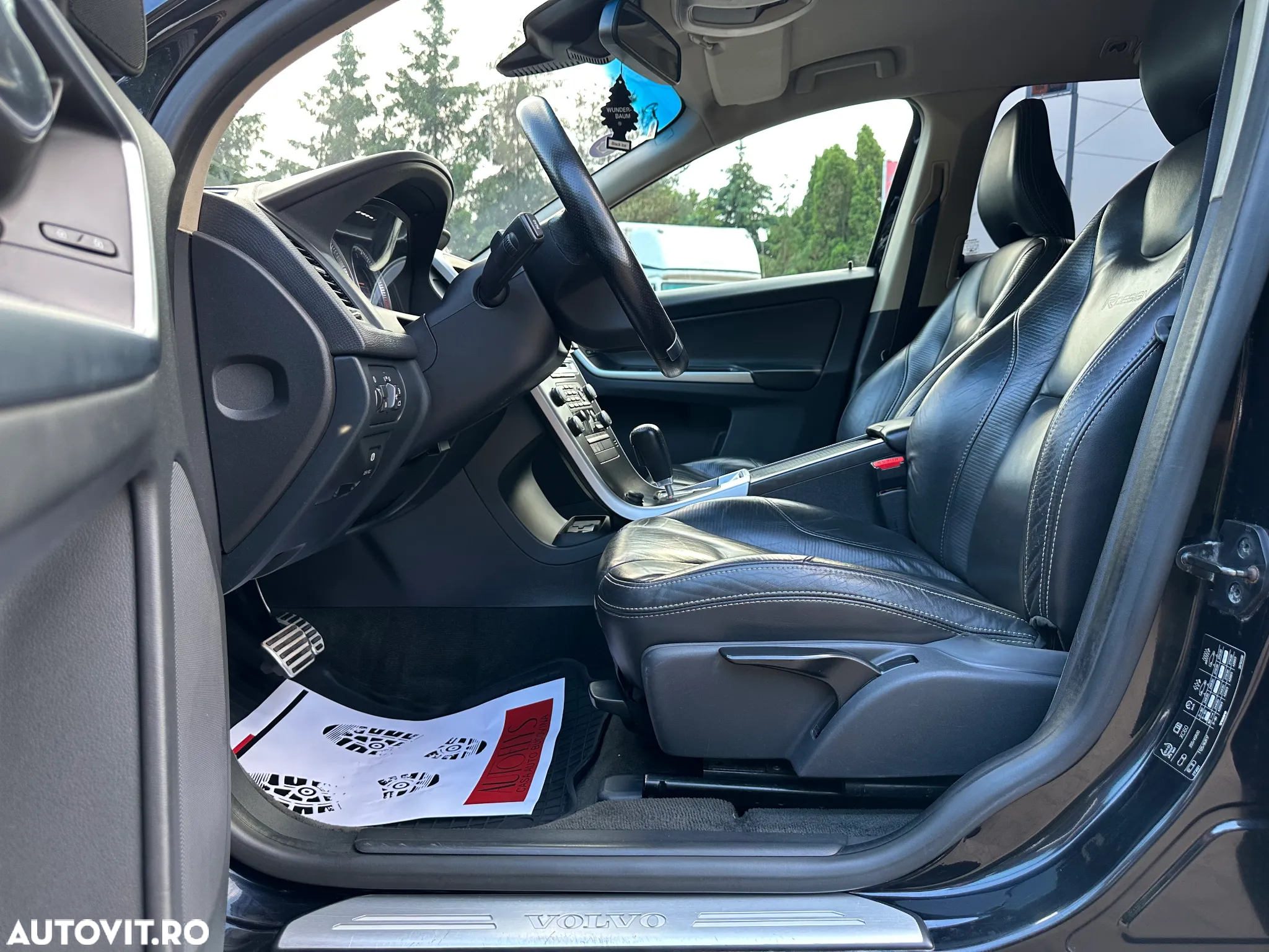Volvo XC 60 D5 AWD Aut. RDesign - 22