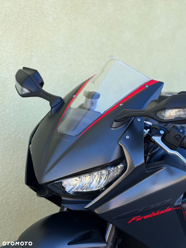 Honda CBR - 28