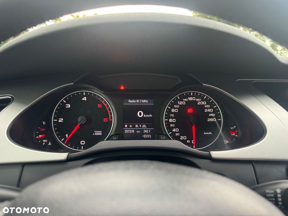 Audi A4 Avant 2.0 TDI - 10