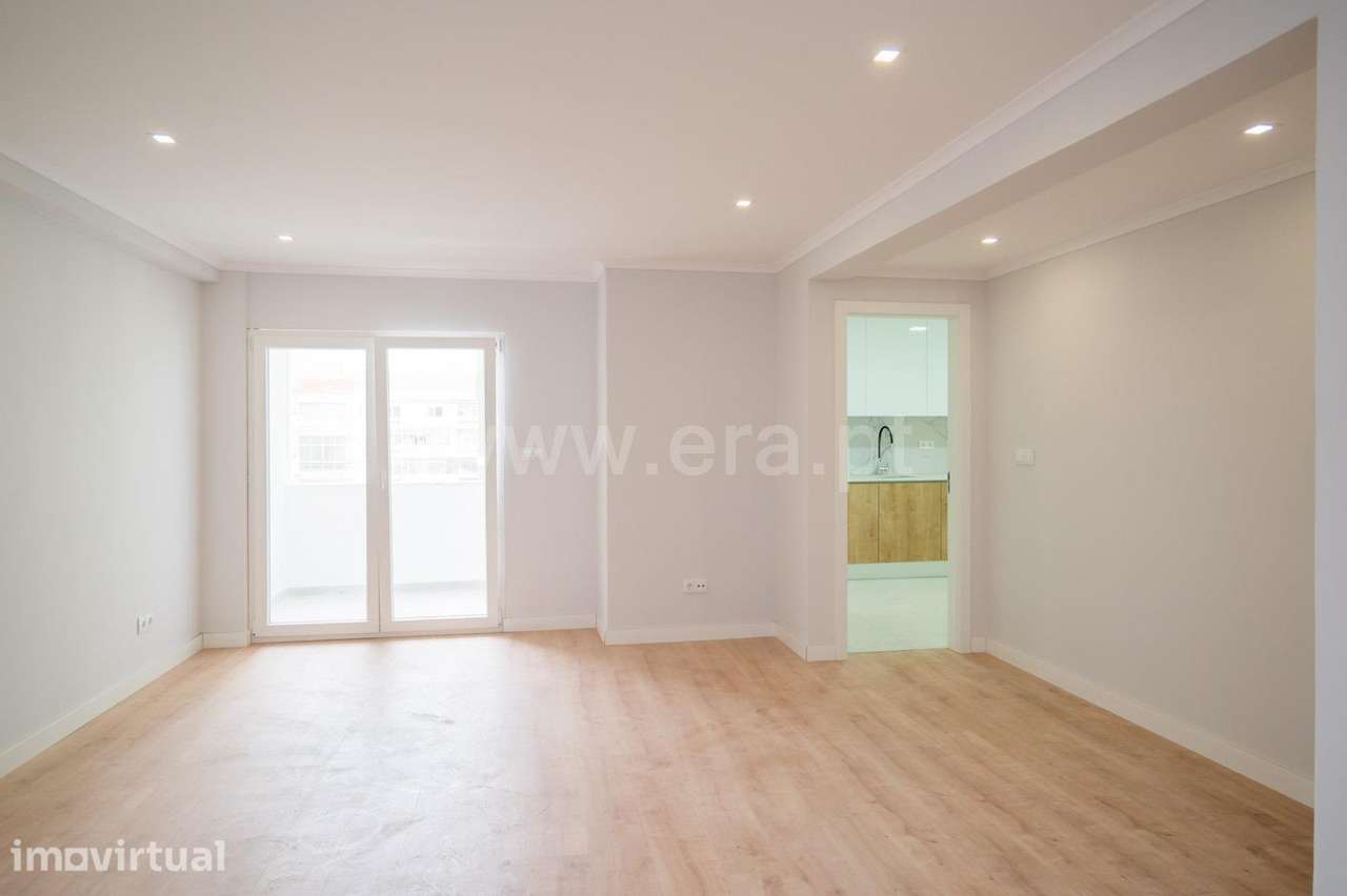 Apartamento T2 em fase de remodelação | Pontinha - Grande imagem: 5/18