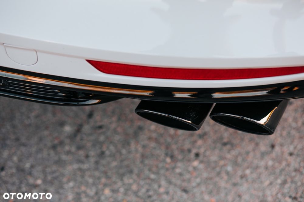 Porsche Panamera 4S - 26