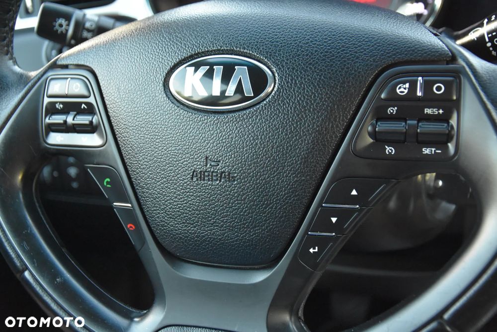 Kia Ceed 1.6 GDI ISG Dream-Team Edition - 31