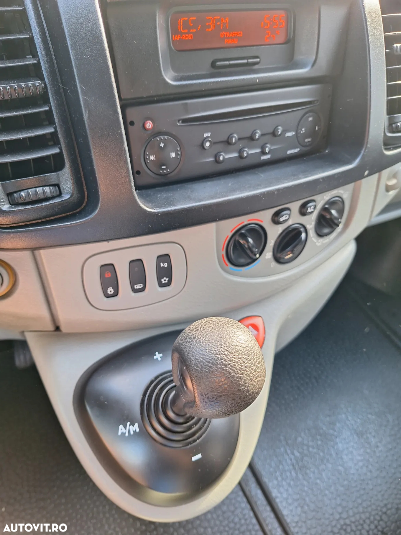 Renault Trafic 2.5 dCi 150 FAP Combi L2H1 Quickshift - 14