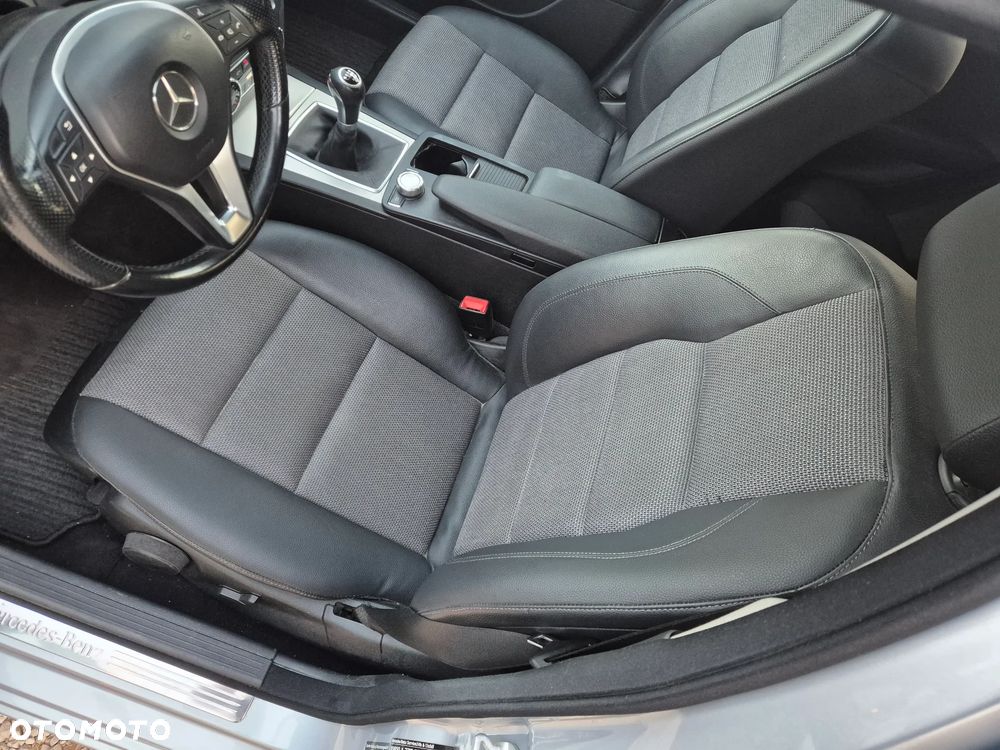 Mercedes-Benz Klasa C 220 CDI DPF (BlueEFFICIENCY) Avantgarde - 6