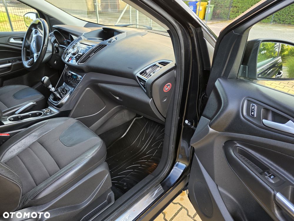 Ford Kuga 1.6 EcoBoost 2x4 Titanium - 18