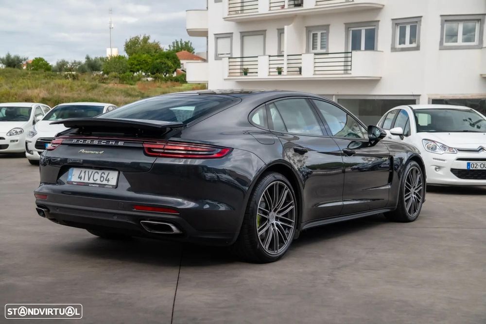 Porsche Panamera 4 E-Hybrid Platinum Edition - 43