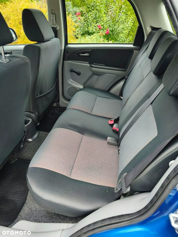 Suzuki SX4 - 10