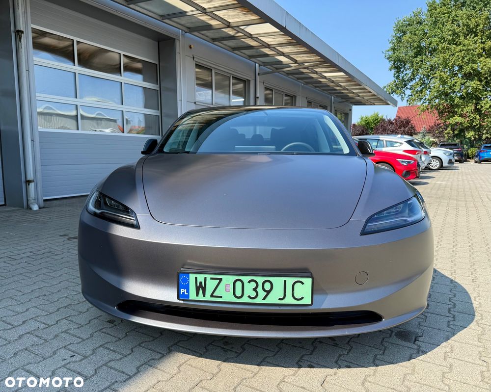 Tesla Model 3 - 7