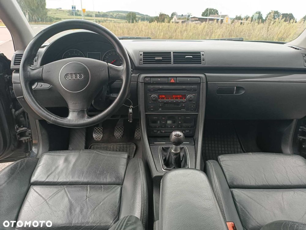 Audi A4 Limousine - 5