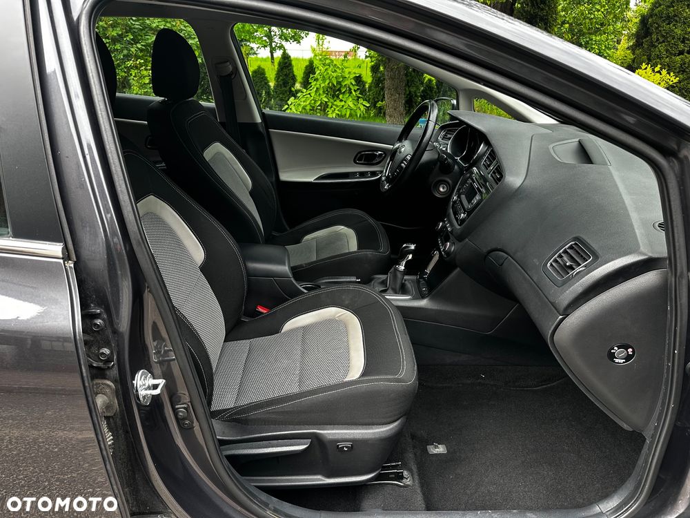 Kia Ceed 1.6 GDI Dream Team Edition - 15