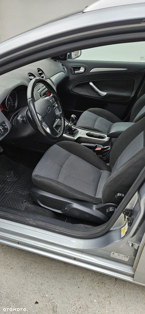 Ford Mondeo - 13
