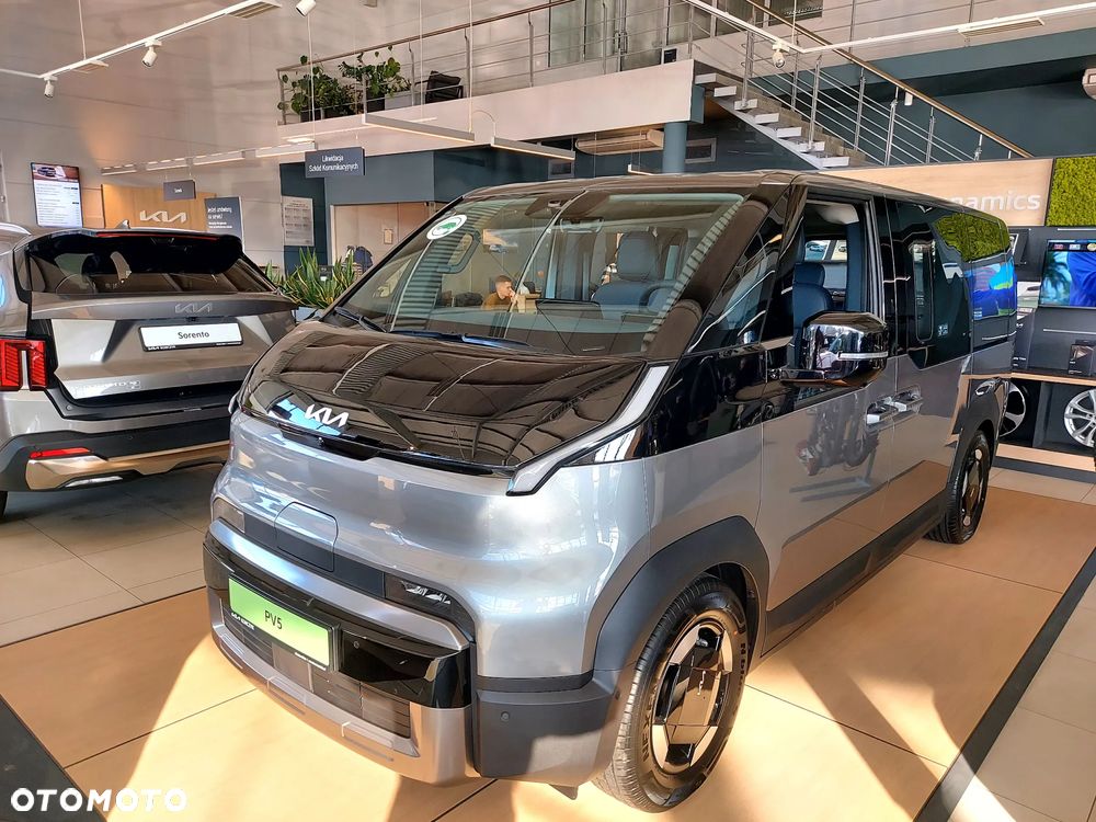 Kia PV5 - 1