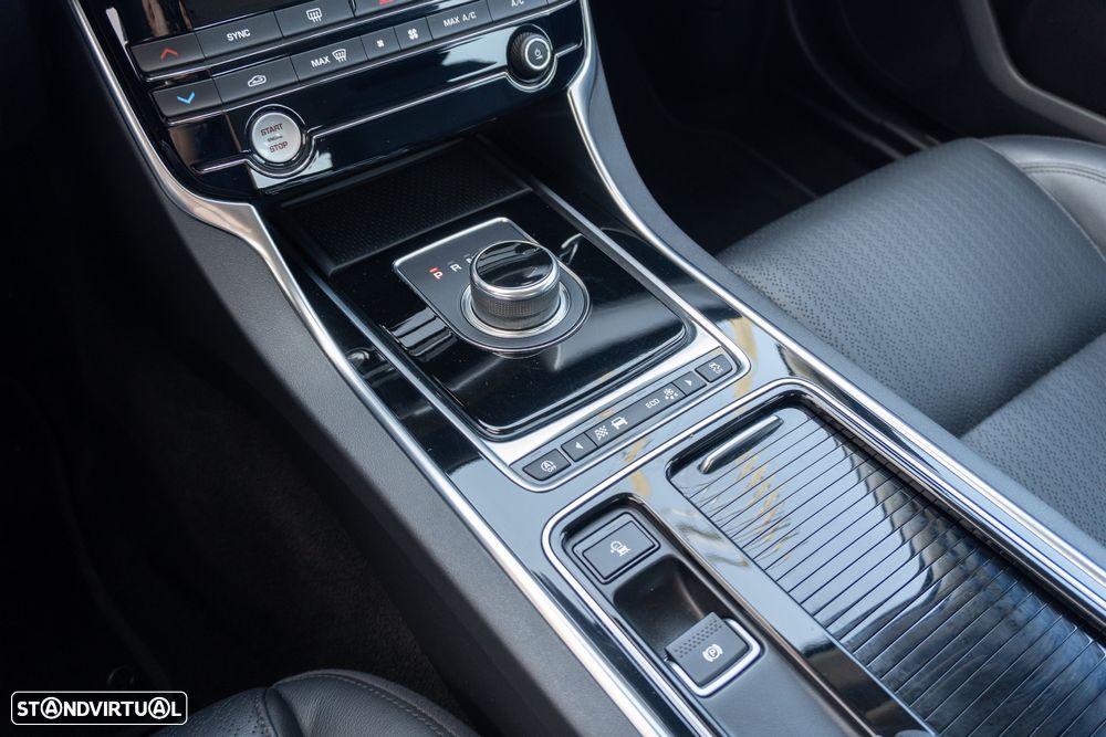 Jaguar XF 20d AWD Aut. Prestige - 28