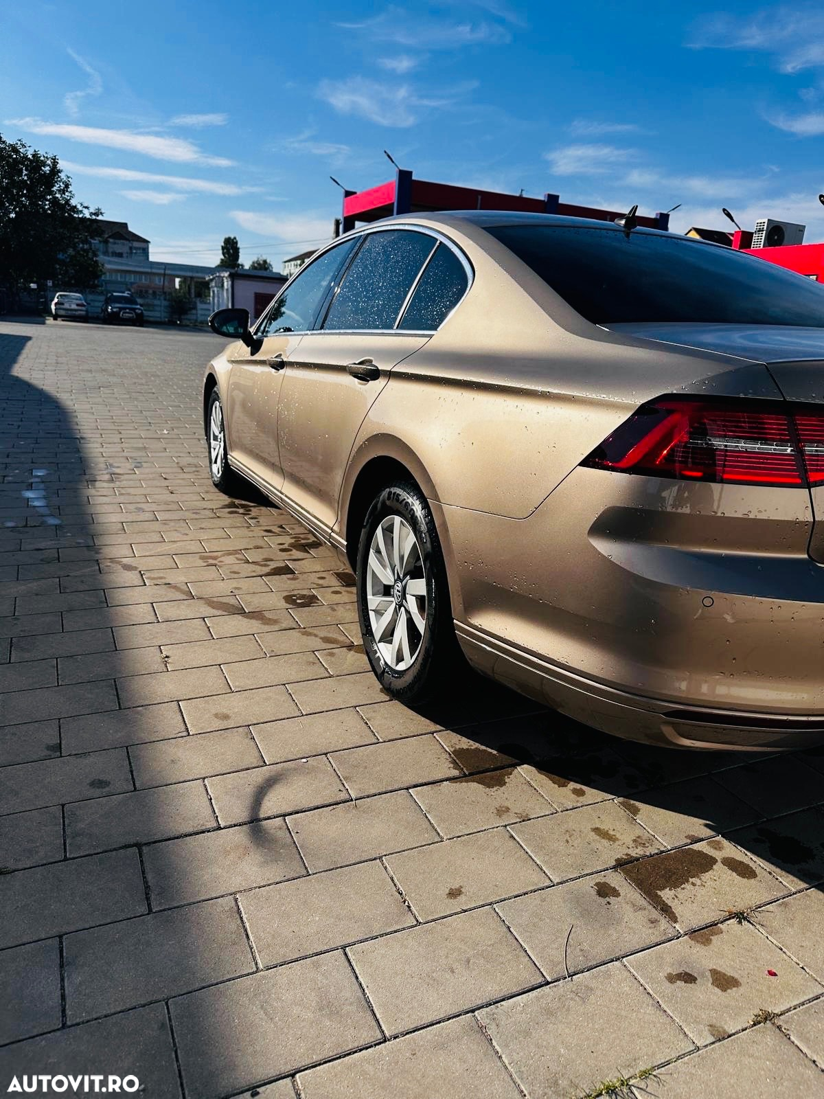 Volkswagen Passat 1.6 TDI (BlueMotion Technology) DSG Comfortline - 2