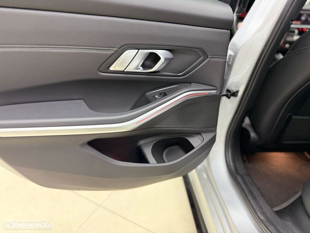 BMW 320 d Pack M Auto - 17