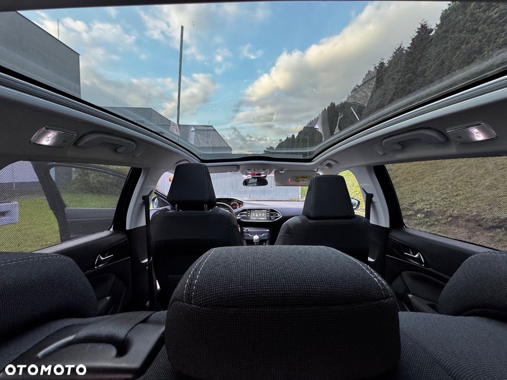 Peugeot 308 130 e-THP Stop & Start Allure - 32