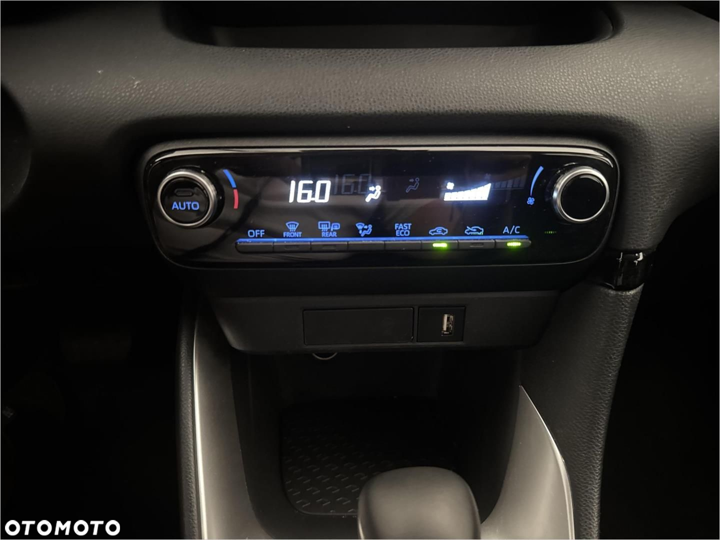 Toyota Yaris Hybrid 1.5 Comfort - 14