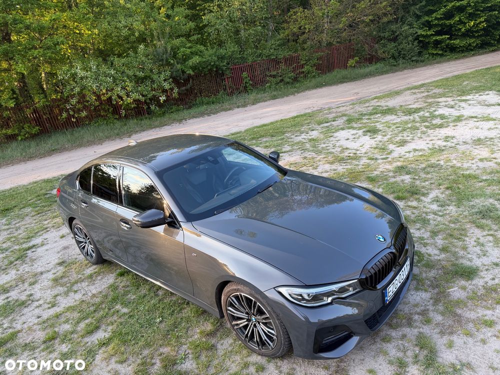 BMW Seria 3 320d xDrive M Sport Shadow - 13