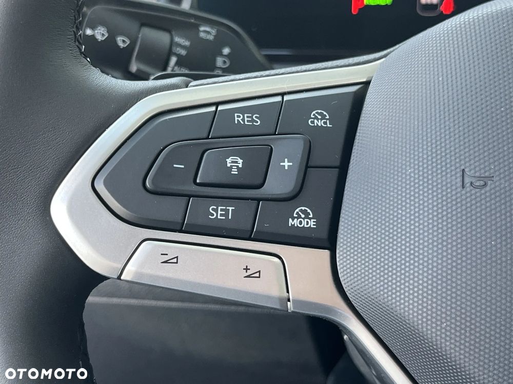 Volkswagen T-Roc 1.5 eTSI Life DSG - 28