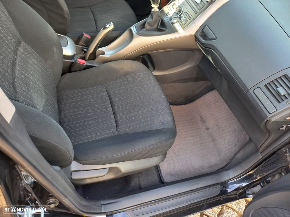 Toyota Auris 1.4 VVT-i - 9