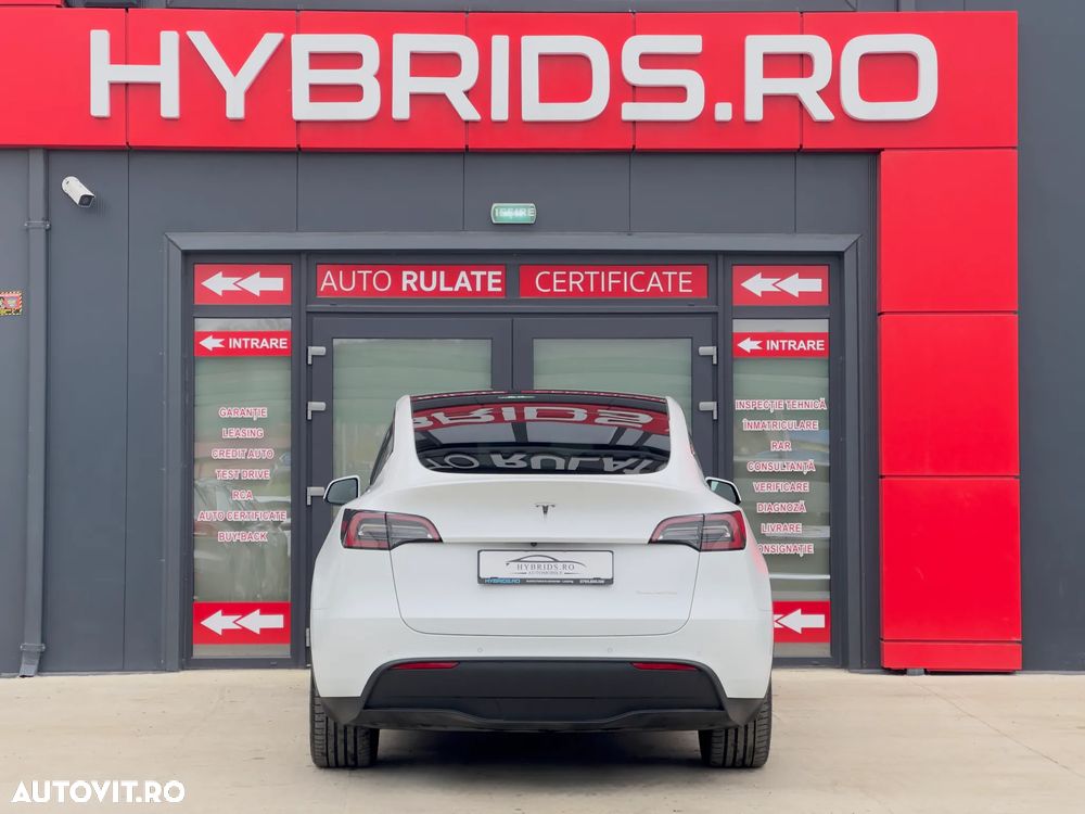 Tesla Model Y - 7