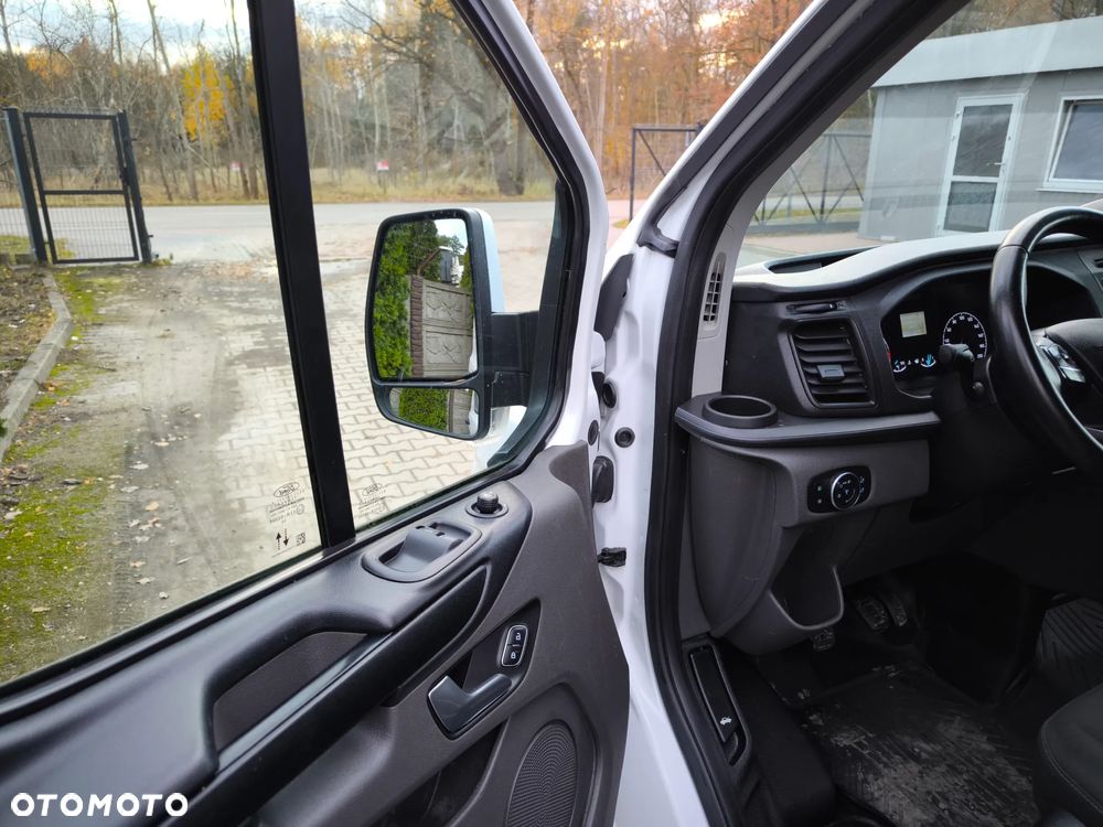 Ford TRANSIT CUSTOM - 18