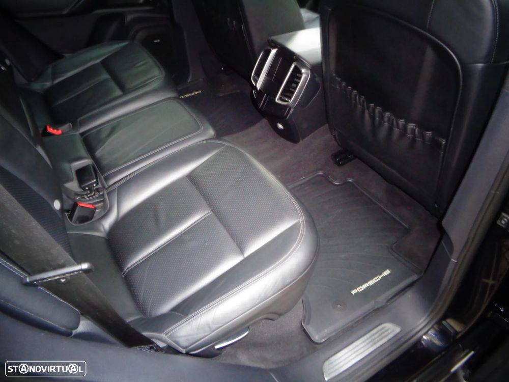 Porsche Cayenne S - 27