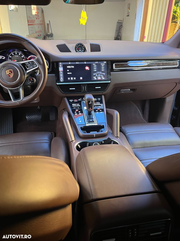 Porsche Cayenne Standard - 9
