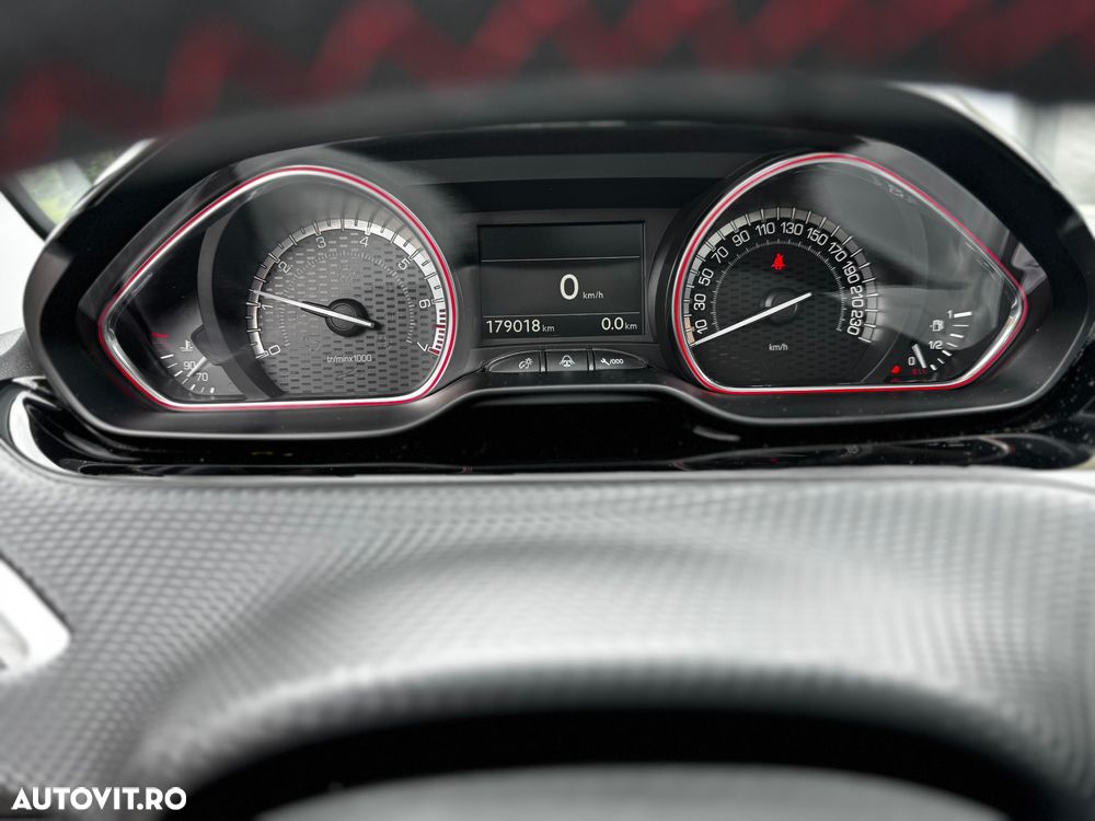 Peugeot 2008 1.2 PureTech Turbo S&S GT-Line - 15